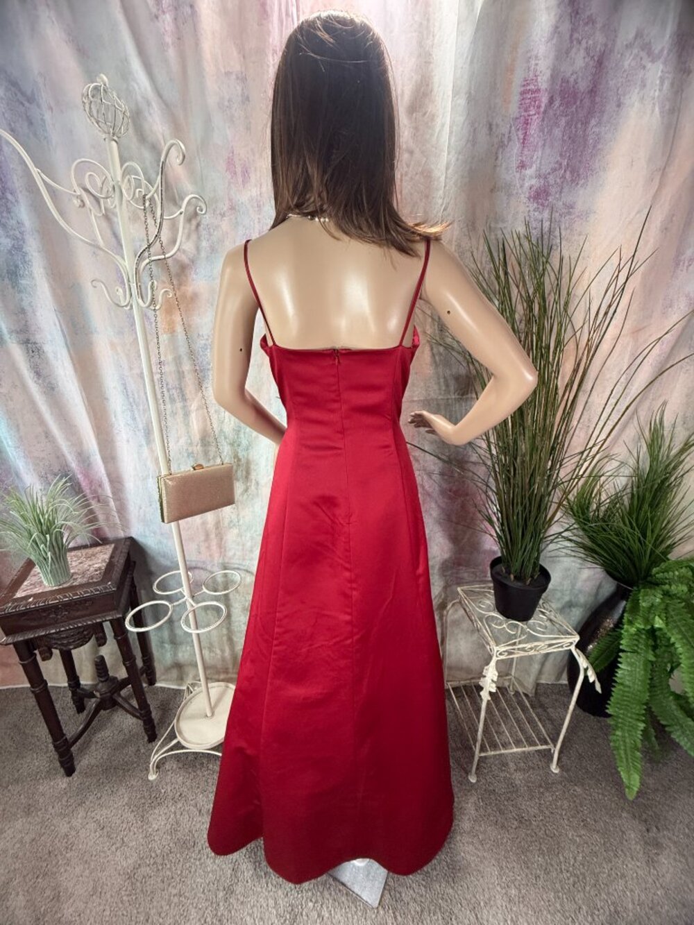 📌 David's Bridal Apple Red Satin Trumpet Prom - Bridesmaid - Formal Night Gown - Picture 2 of 16